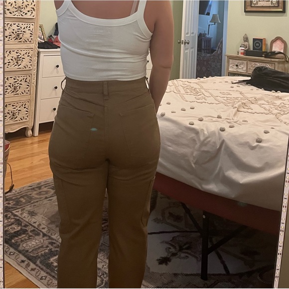 Banana Republic - High-Rise Slim Cargo Jean - Picture 2 of 3